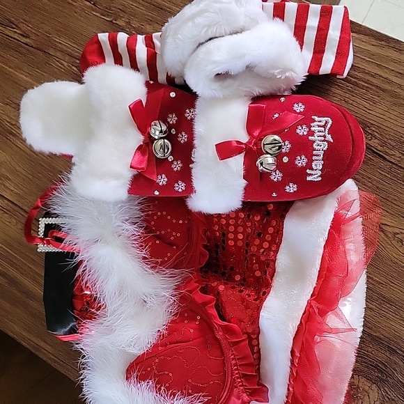 LaSenza Santa bra, Claires skirt, slippers and socks - Picture 1 of 13